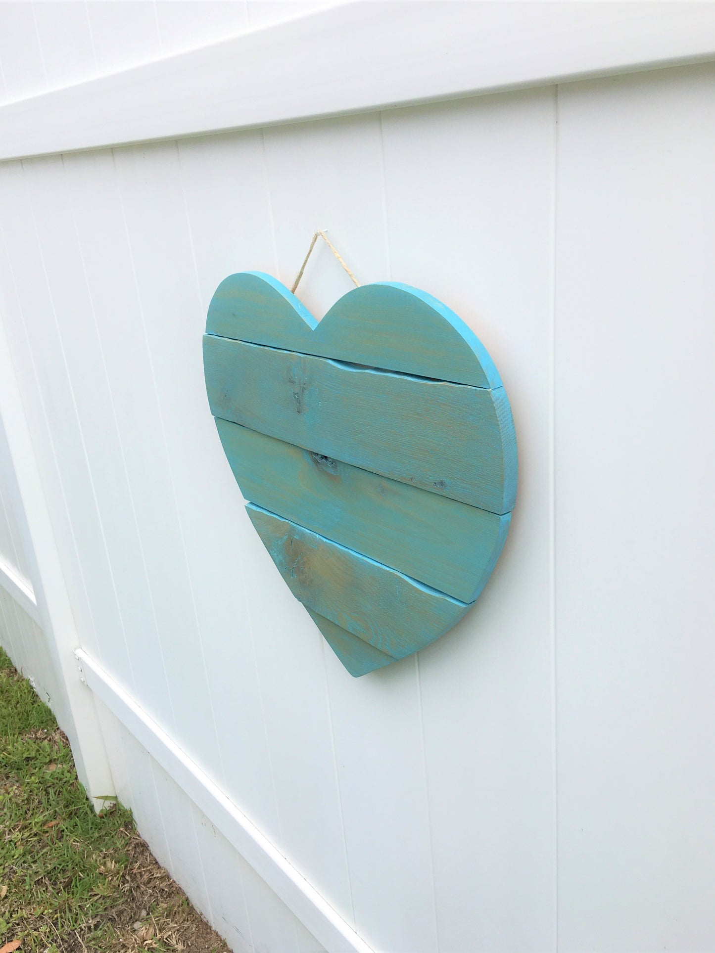 Large Aqua Pallet Heart